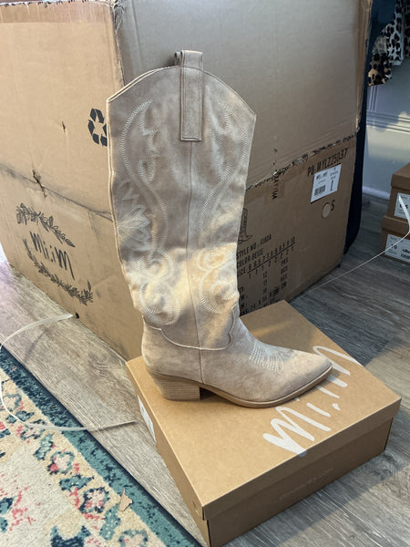 Giada Beige Boots